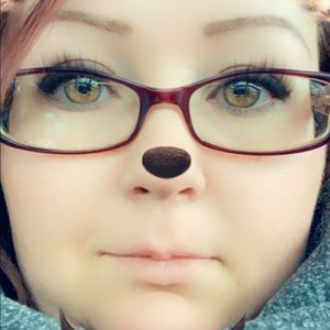 Meet your Posher, Elyssa